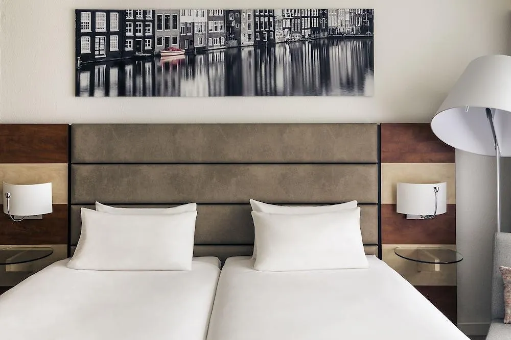 Mercure Hotel Amsterdam West 4*,
